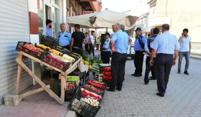 Erciş Belediyesinden kaldırım işgali denetimi