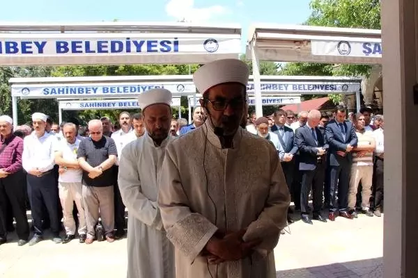 Gaziantep'te, Mursi için gıyabi cenaze namazı kılındı