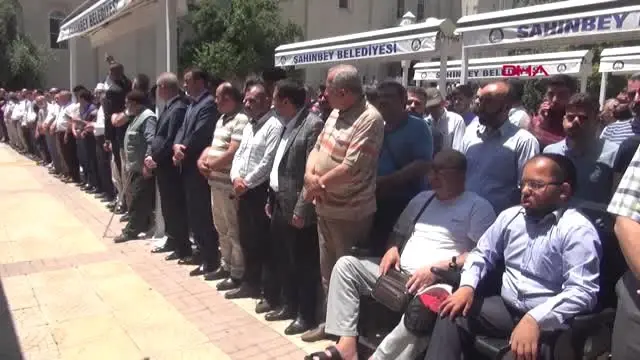 GAZİANTEP'TE, MURSİ İÇİN GIYABİ CENAZE NAMAZI KILINDI