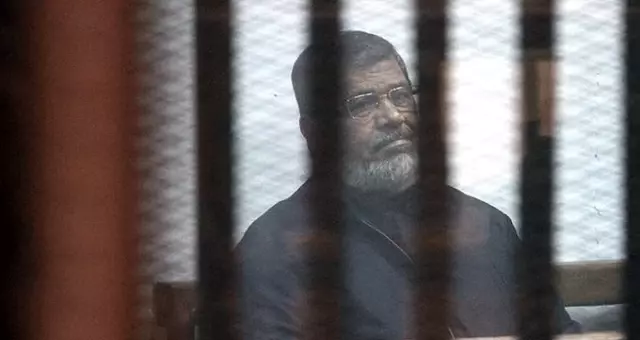 İhvan'dan kan donduran iddia: Mursi kasten öldürüldü
