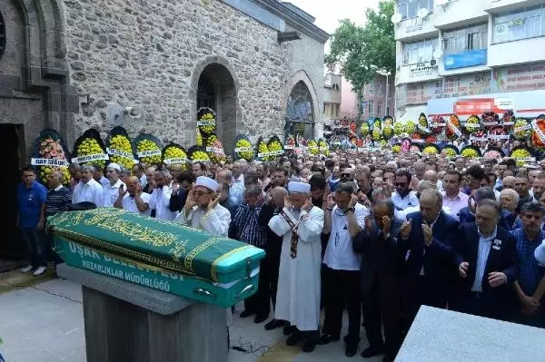 İş insanı Sait Ağaoğlu, son yolculuğuna uğurlandı
