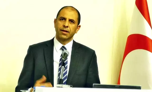 KKTC'de görüşme krizinde Dışişleri Bakanı Özersay'dan Cumhurbaşkanına jet yanıt