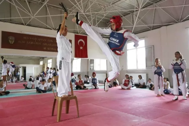 Konak'ta yaz spor okullarına kayıtlar başladı