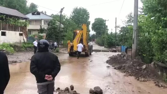 Kuvvetli sağanak sele neden oldu (1)
