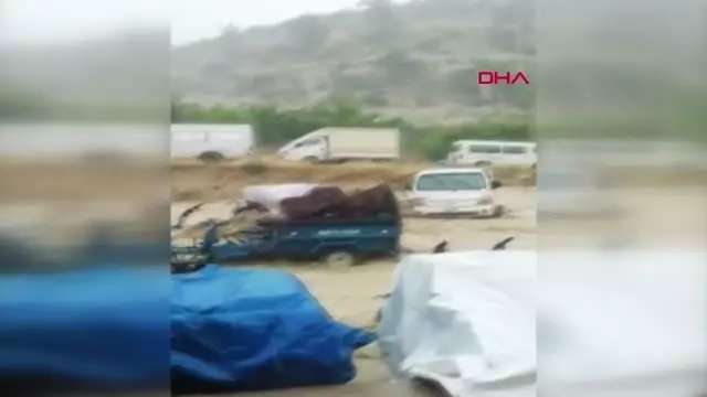 MERSİN Silifke'de selde yollar çöktü