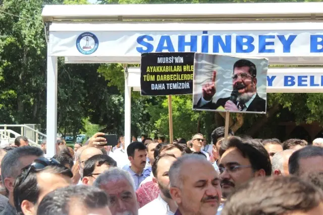 Muhammed Mursi için Gaziantep'te gıyabi cenaze namazı kılındı
