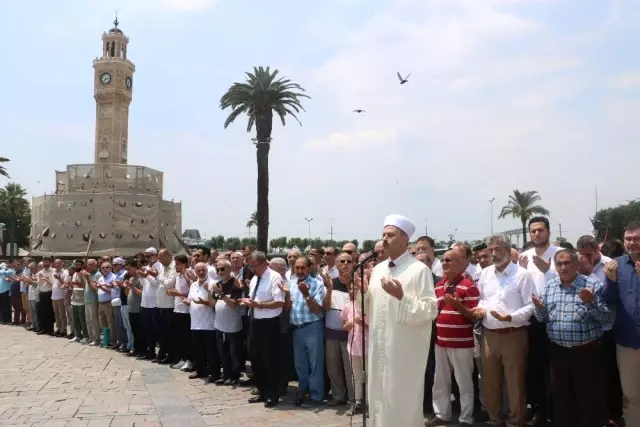 Mursi için gıyabi cenaze namazına İzmir'den destek