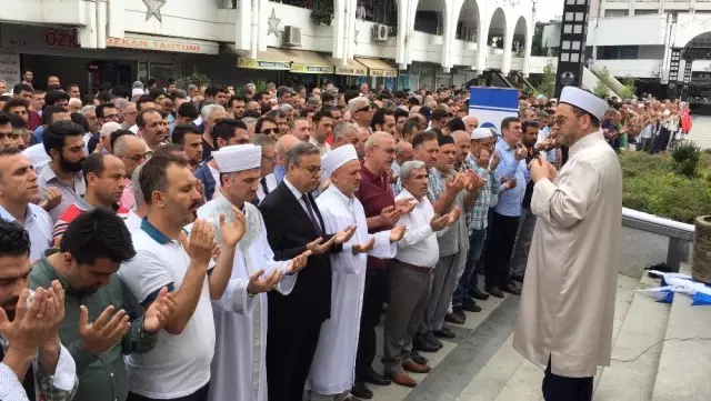 Mursi için Mersin'de gıyabi cenaze namazı kılındı