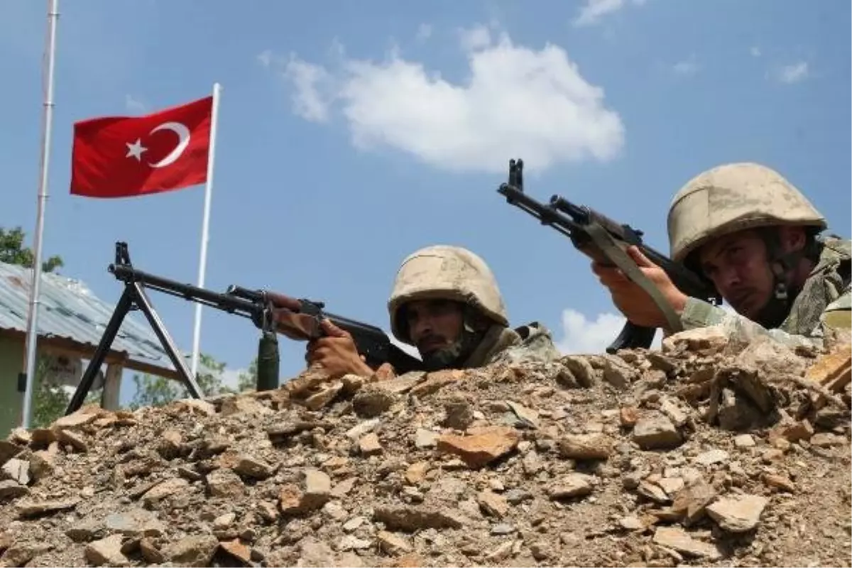 Mutki'de güvenlik korucularından oluşan mehteran takımı kuruldu