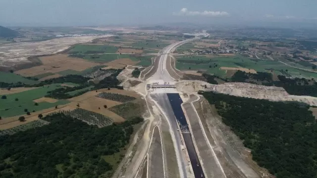 Türkiye'nin en büyük otoyol projesi İstanbul-İzmir otobanı 8 Ağustos'ta açılacak Türkiye'nin en büyük otoyol projesi İstanbul-İzmir otobanı 8 Ağustos'ta açılacak