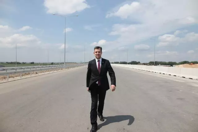 Türkiye'nin en büyük otoyol projesi İstanbul-İzmir otobanı 8 Ağustos'ta açılacak Türkiye'nin en büyük otoyol projesi İstanbul-İzmir otobanı 8 Ağustos'ta açılacak