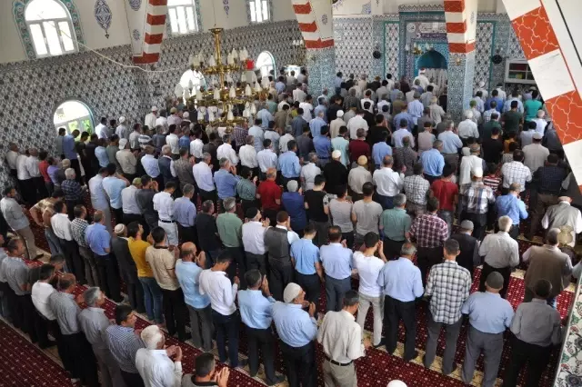 Sason'da Mursi için gıyabi cenaze namazı kılındı