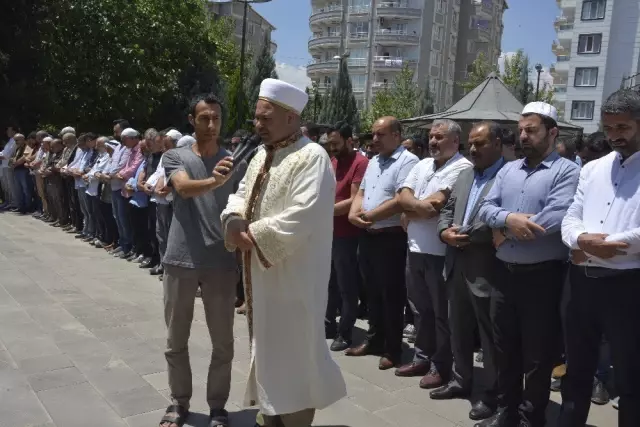 Siverek'te Mursi için gıyabi cenaze namazı kılındı