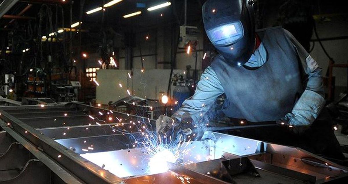 Sanayi üretimi Nisan'da yüzde 4 azaldı