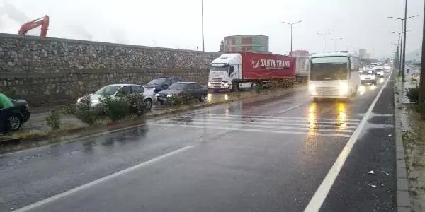 Turgutlu'da ulaşıma kısa süreli yağmur engeli