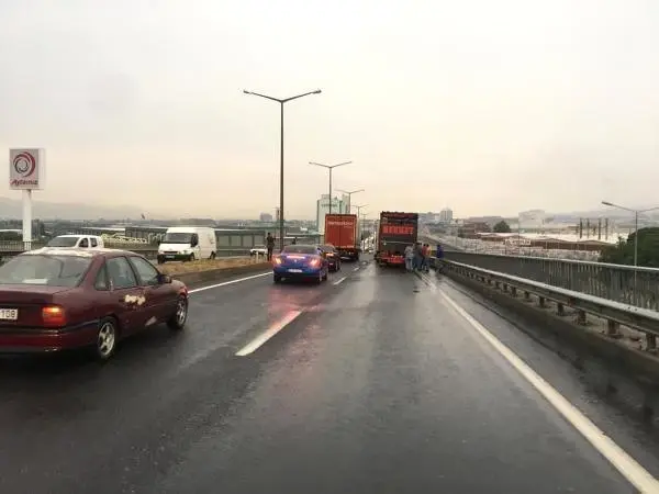 Turgutlu'da ulaşıma kısa süreli yağmur engeli (2)