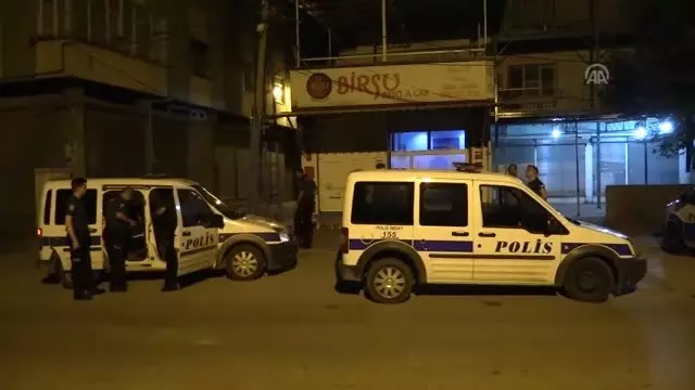 Uyuşturucu paketlerken yakalandı