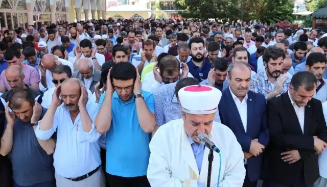 Van'da Mursi için gıyabi cenaze namazı