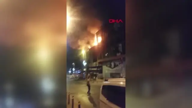 YANGINDA MAHSUR KALAN YAVRU KEDİYİ İTFAİYE ERLERİ KURTARDI