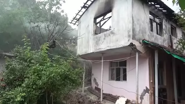 Yayladağı'nda ev yangını