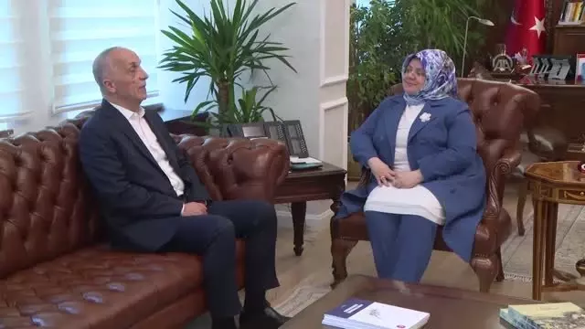 Aile, Çalışma ve Sosyal Hizmetler Bakanı Selçuk, Türk-İş Genel Başkanı Atalay'ı kabul etti (1) Aile, Çalışma ve Sosyal Hizmetler Bakanı Selçuk, Türk-İş Genel Başkanı Atalay'ı kabul etti (1)