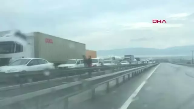 BURSA TIR kaza yaptı, Bursa - İstanbul karayolu trafiğe kapandı BURSA TIR kaza yaptı, Bursa - İstanbul karayolu trafiğe kapandı
