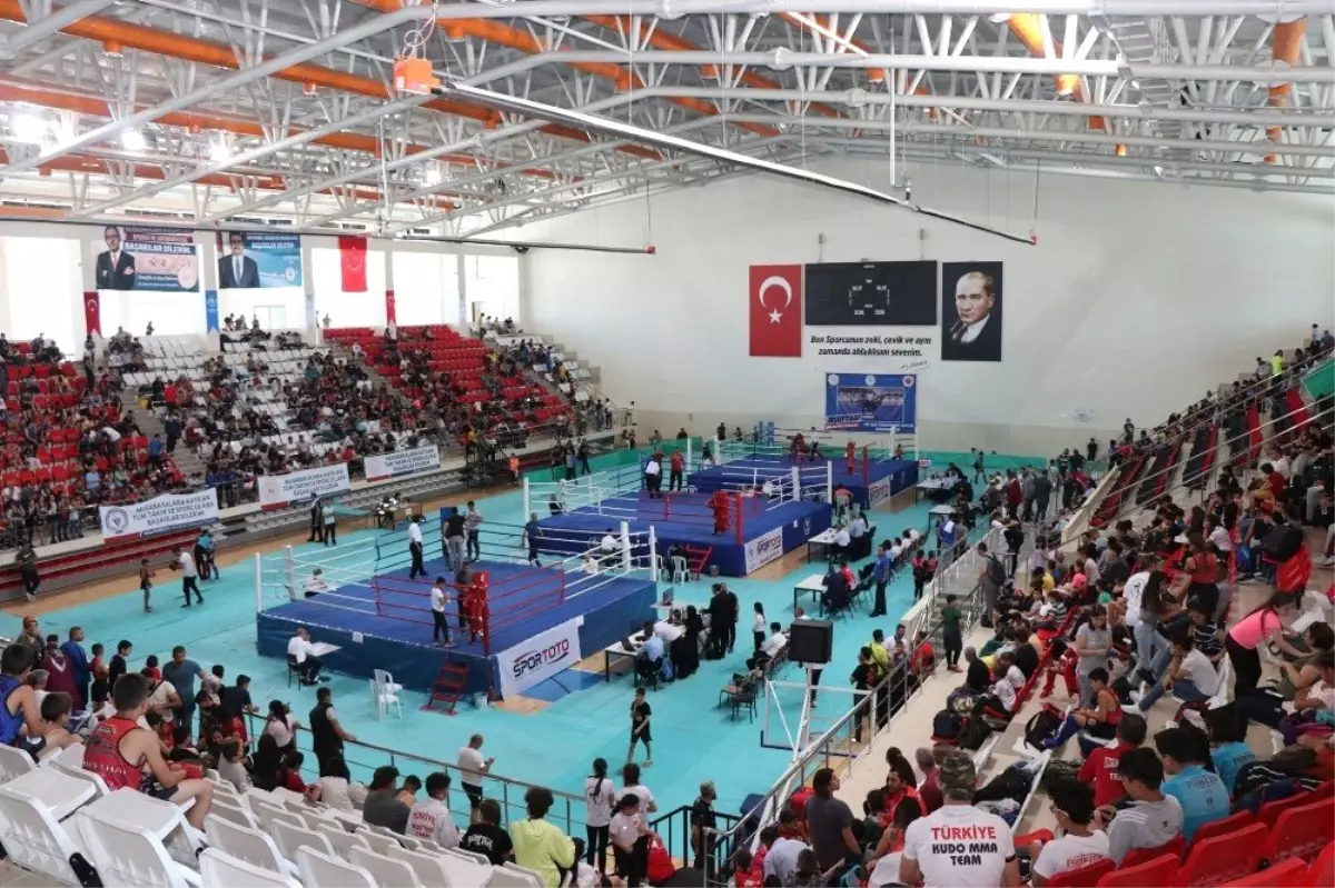 Erzincan, Türkiye Çocuklar Muaythai Şampiyonası'na ev sahipliği yapıyor