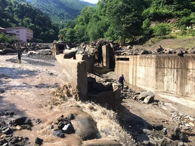 Son dakika! Araklı'daki sel felaketinde 1 kişinin daha cansız bedenine ulaşıldı