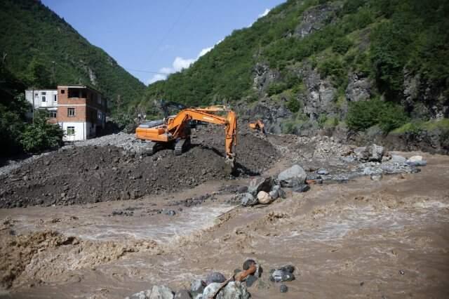 Son dakika! Araklı'daki sel felaketinde 1 kişinin daha cansız bedenine ulaşıldı
