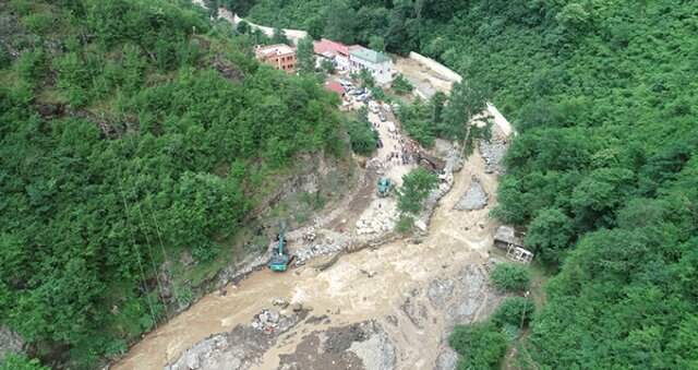 Son Dakika! Bakan Pakdemirli, Araklı'daki sel faciasında ölü sayısının 7'ye yükseldiğini açıkladı