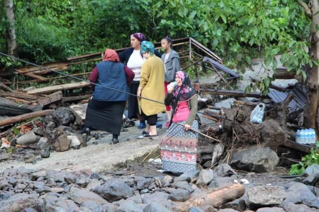 Soylu ve Pakdemirli, Araklı-Bayburt kara yolunda inceleme yaptı