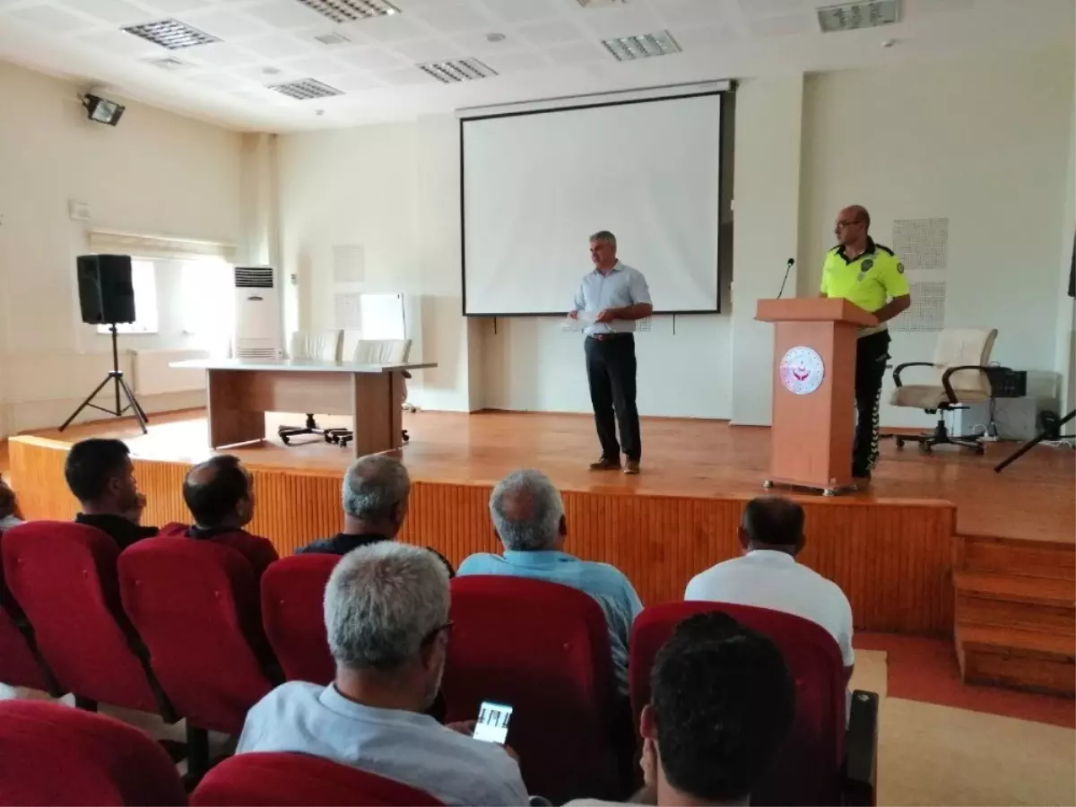 Trafik ekiplerinden yaya güvenliği eğitimi