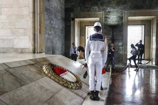 Türkiye- Çin Dostluk Vakfı, Anıtkabir'e Çince Rehberlik Sistemi hibe etti Türkiye- Çin Dostluk Vakfı, Anıtkabir'e Çince Rehberlik Sistemi hibe etti