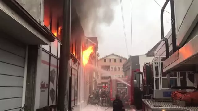 Yıldırım düştü: 1'i ağır 2 yaralı