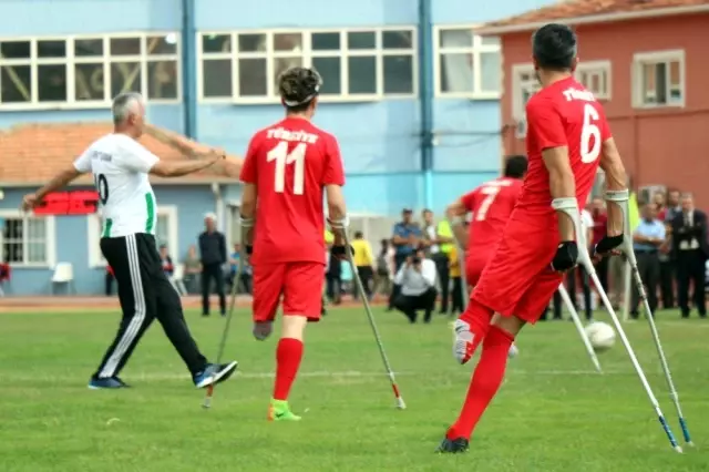 Ampute Milli Takımı, Kırşehir'de şov yaptı
