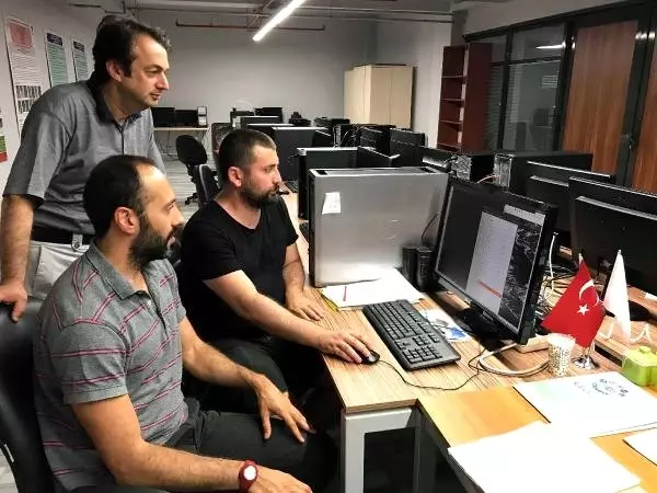 Bilim adamları Antarktika'daki buzul erimelerini görüntüledi Bilim adamları Antarktika'daki buzul erimelerini görüntüledi