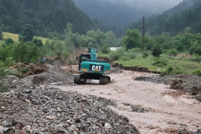 Bolu'da, sel sonrası çalışmalar devam ediyor