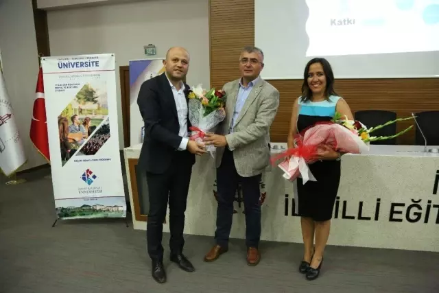 HKÜ İzmir'de rehber öğretmenlerle buluştu