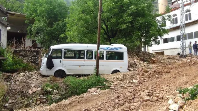 Mersin'de sel ve heyelan