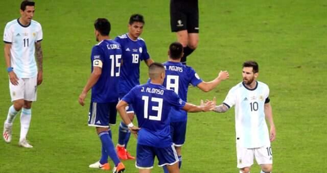 Messi'li Arjantin ilk puanını aldı! Paraguay ile berabere kaldılar