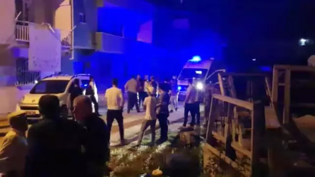 Önce çocuklar ardından aileleri kavga ett
