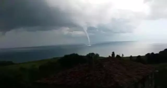 Şile'de korkutan görüntü: Denizde hortum çıktı