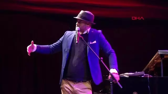 ANTALYA Roberto Fonseca'dan Antalya'ya özel beste ANTALYA Roberto Fonseca'dan Antalya'ya özel beste