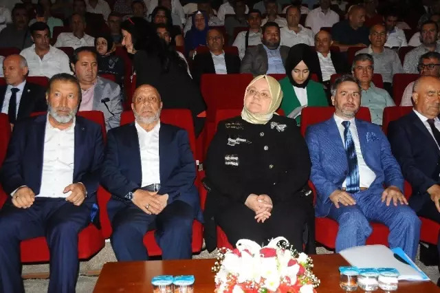 Bakan Selçuk: 'Milletimize efendi olmayı değil, hizmetkar olmaya geldik' Bakan Selçuk: 'Milletimize efendi olmayı değil, hizmetkar olmaya geldik'