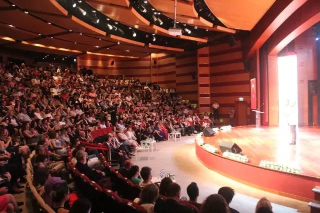 'Best Of Kültür 2019' ödülleri sahiplerini buldu 'Best Of Kültür 2019' ödülleri sahiplerini buldu