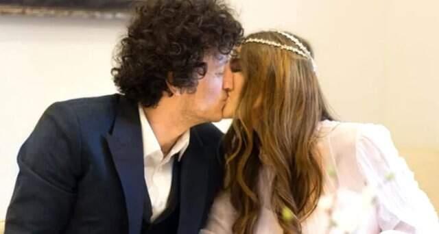 Bir hafta önce evlenen Müge Boz, hamile olduğunu duyurdu