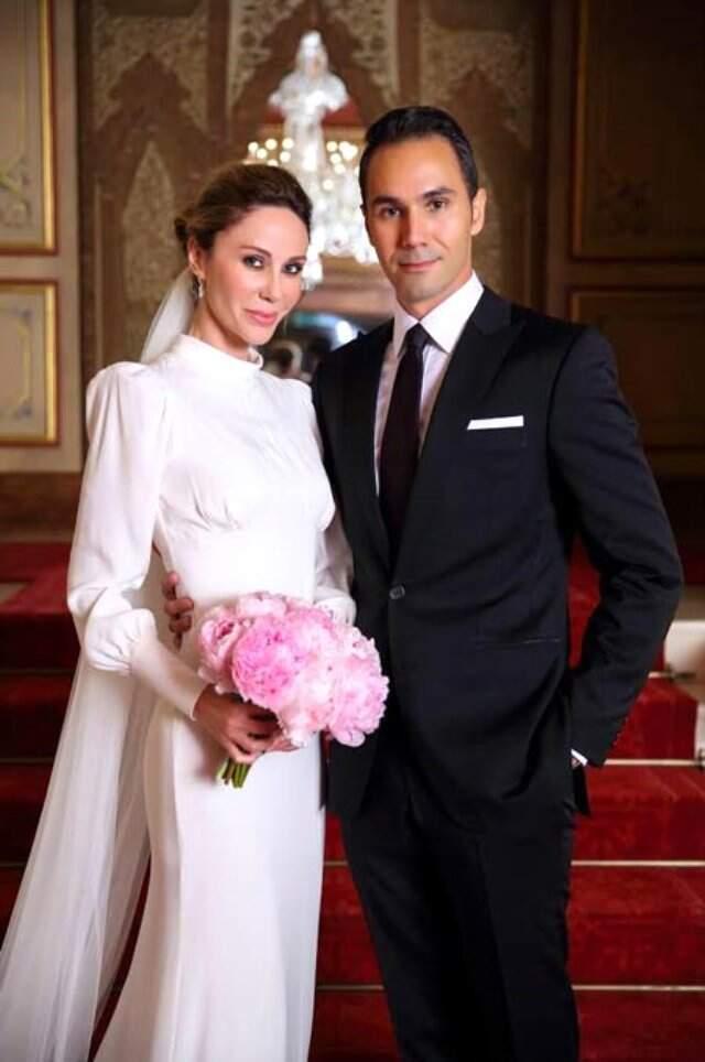 Demet Şener, iş adamı Cenk Küpeli ile dünyaevine girdi