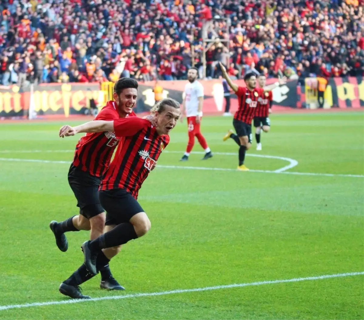 Eskişehirspor'un gençlerine talep çok