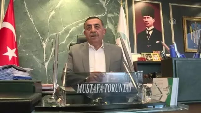 'İşçi kardeşlerimiz, bayram ikramiyelerinin ödenmesini bekliyor' 'İşçi kardeşlerimiz, bayram ikramiyelerinin ödenmesini bekliyor'