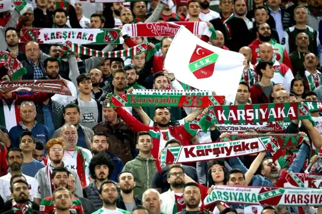 Karşıyaka'da tek yürek kutlama Karşıyaka'da tek yürek kutlama